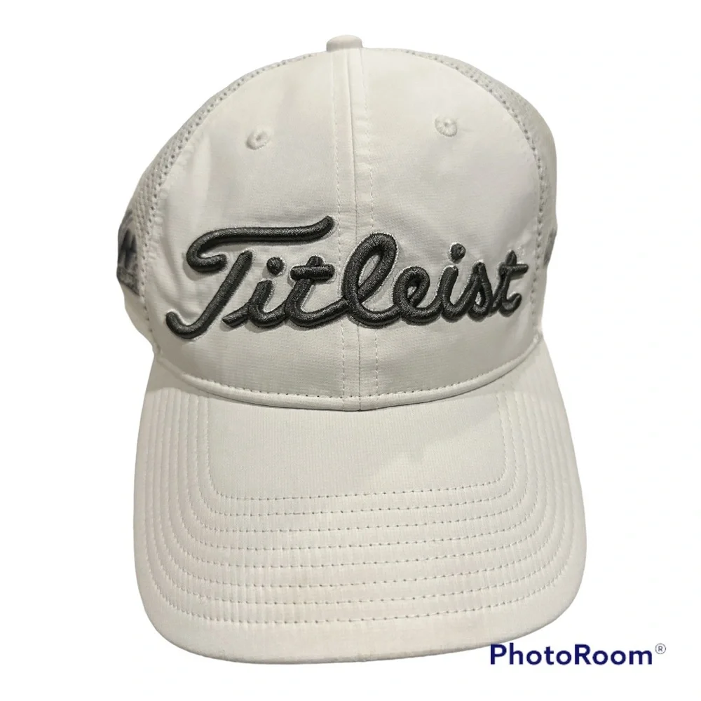 Titleist white cap snap back adjustable - Picture 1 of 4